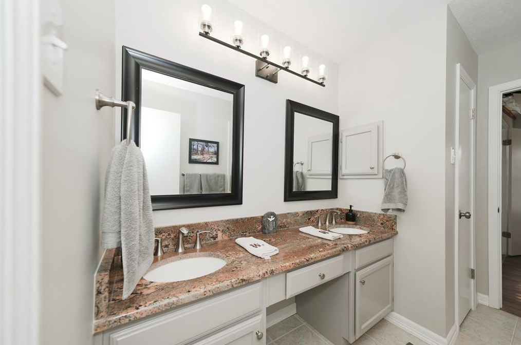 3238 Lindenfield Dr, Katy TX  77449-6670 exterior