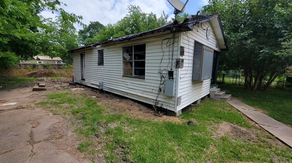 8519 Farqueson St, Houston, TX 77029-1025