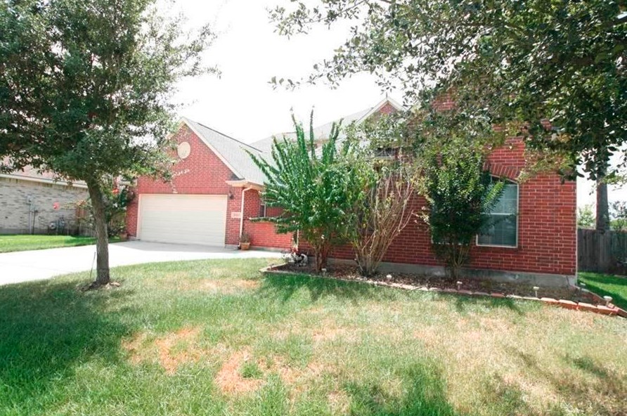 19415 Countryroad Dr, Spring, TX 77388