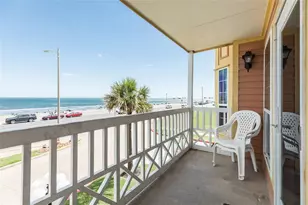 6300 Seawall Blvd, Galveston, TX 77551 - Photo 2