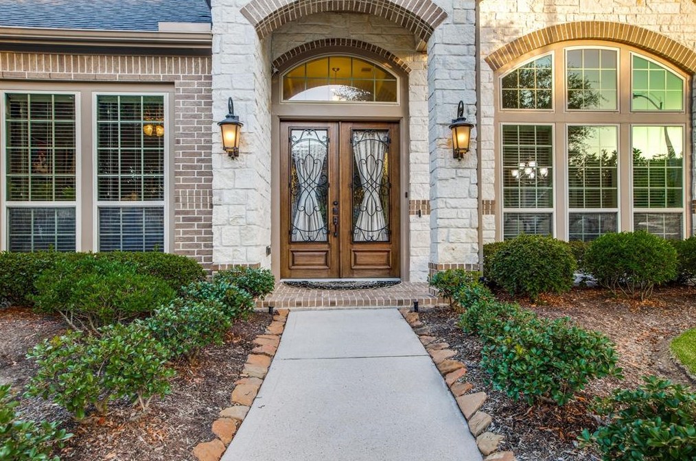 16307 Canova Hill Ln, Houston, TX 77044-1397