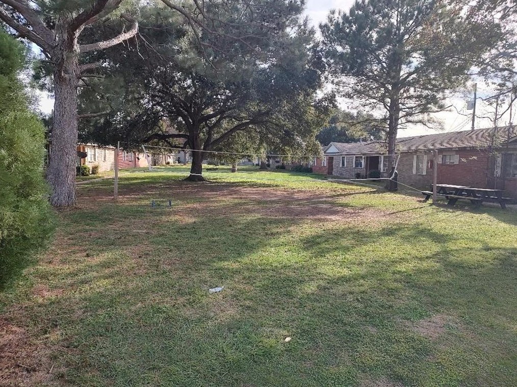 2000 Bahama Dr Apt 30, Taylor Lake Village, TX 77586