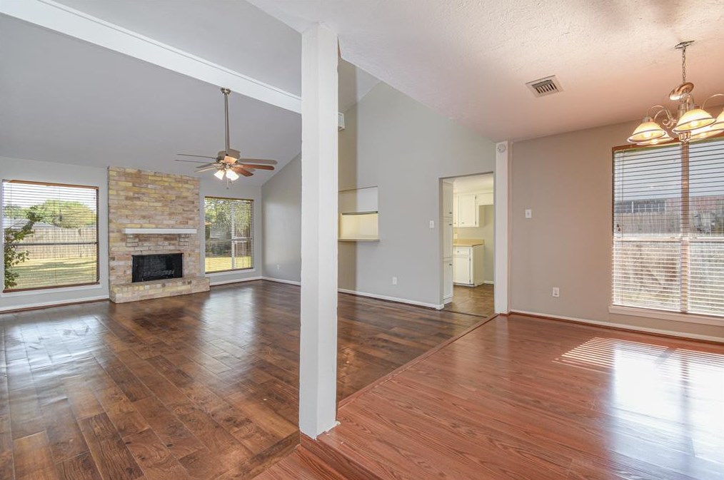 13114 Apple Glen Ln, Houston TX  77072-3144 exterior