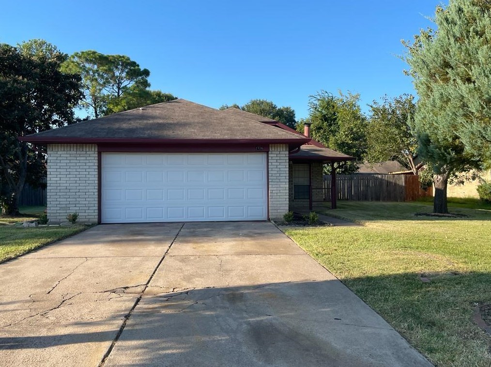 2726 Dove Country Dr, Stafford, TX 77477