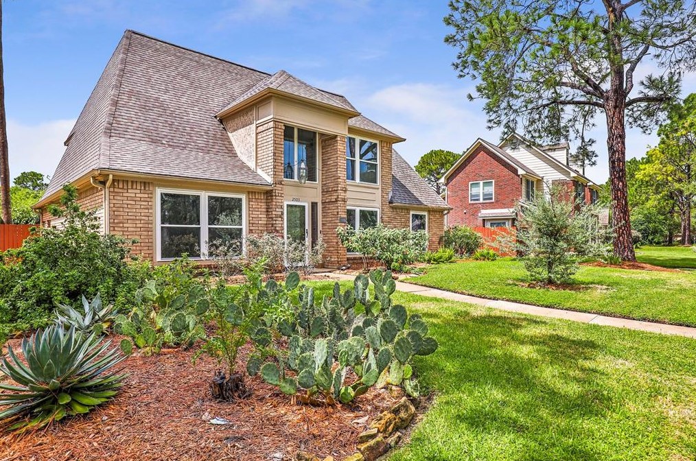 2503 Fairwind Dr, Houston, TX 77062-4756