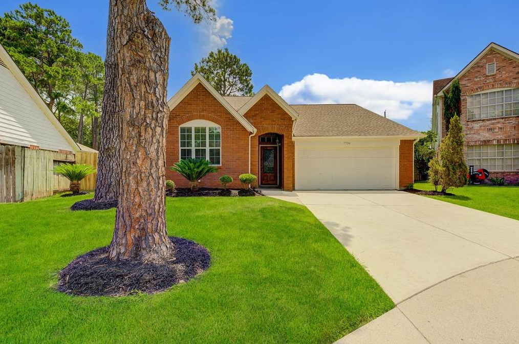7706 View Park Ln, Houston, TX 77095-4101