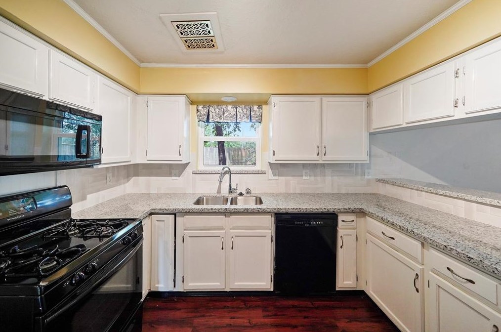 10510 Trading Post Dr, Houston TX  77064-7027 exterior