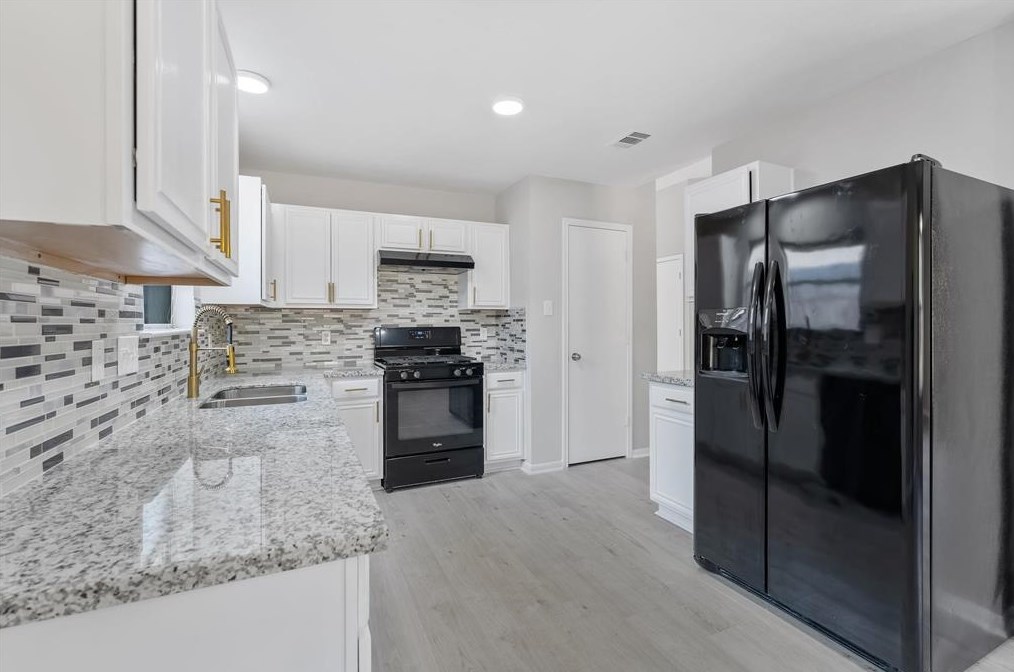 2615 Woodcreek Mdw Ln, Houston TX  77073-3149 exterior