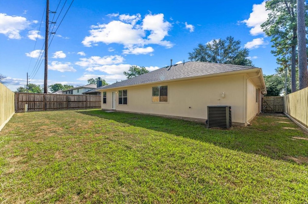 2615 Woodcreek Mdw Ln, Houston TX  77073-3149 exterior