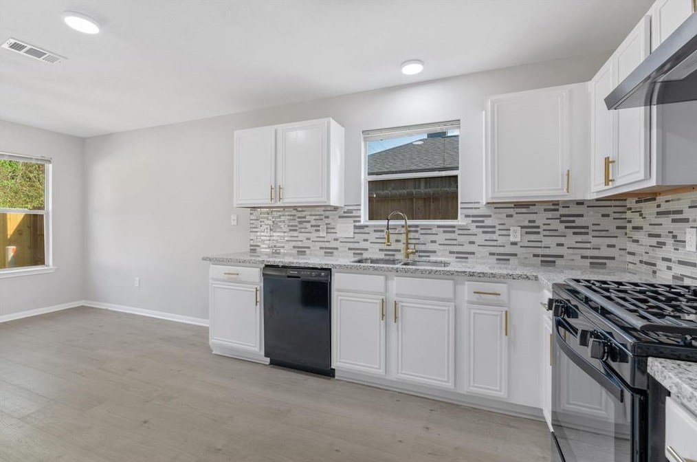 2615 Woodcreek Mdw Ln, Houston TX  77073-3149 exterior