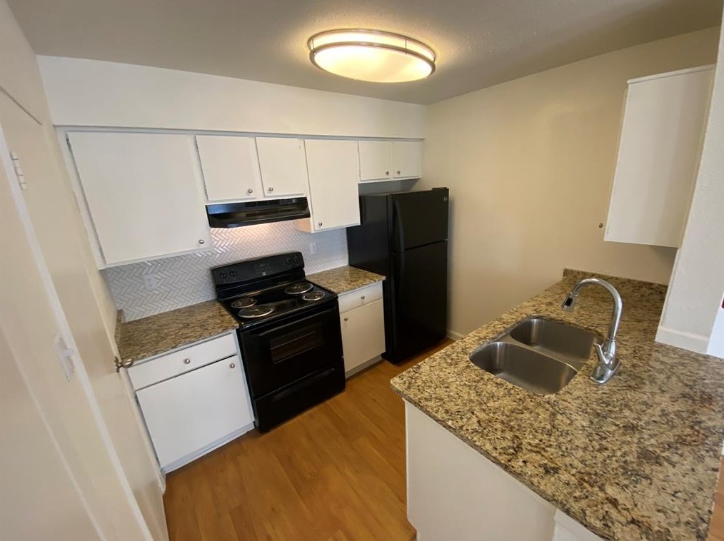 3950 Ashburnham Dr #169, Houston, TX 77082