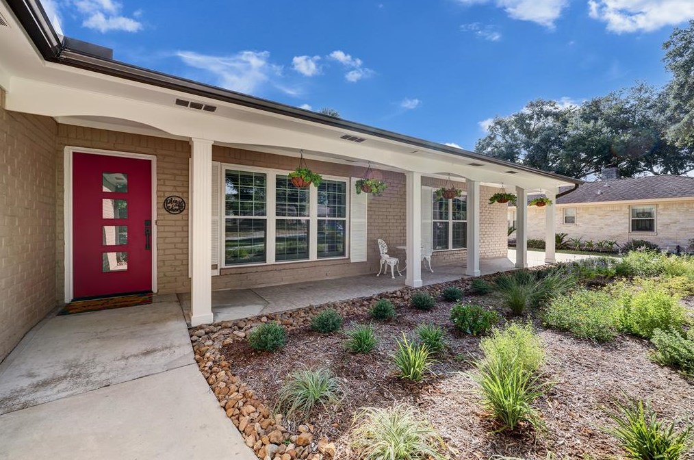 15317 Glamorgan Dr, Houston, TX 77040-1319