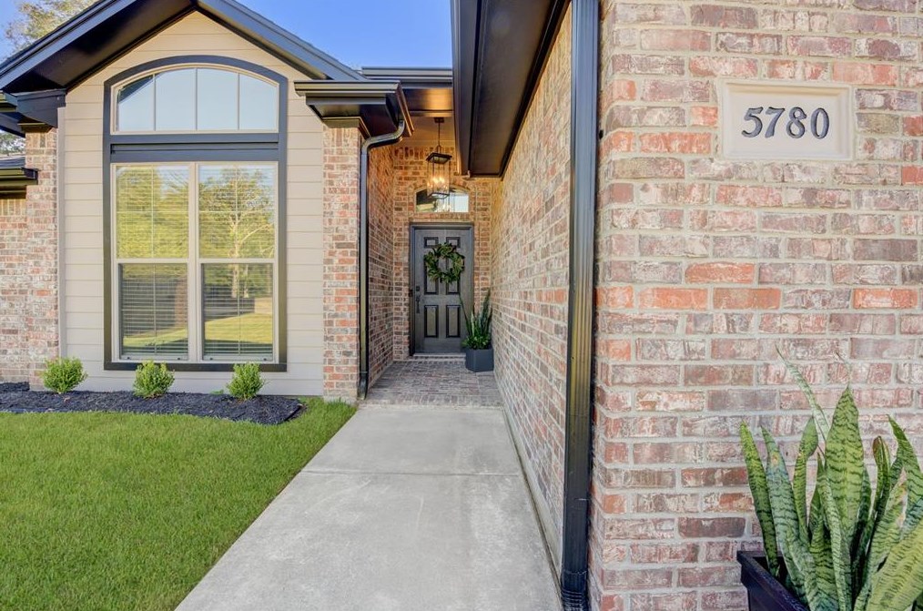 5780 Lori Ln, Beaumont, TX 77713-9294