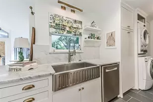 215 Sleepy Hollow Ct, Seabrook, TX 77586 - Photo 8