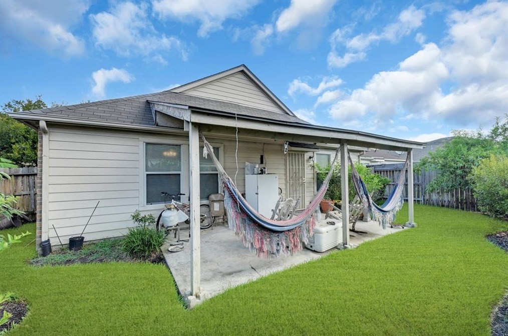16434 Misty Paloma Dr, Houston TX  77049-3136 exterior