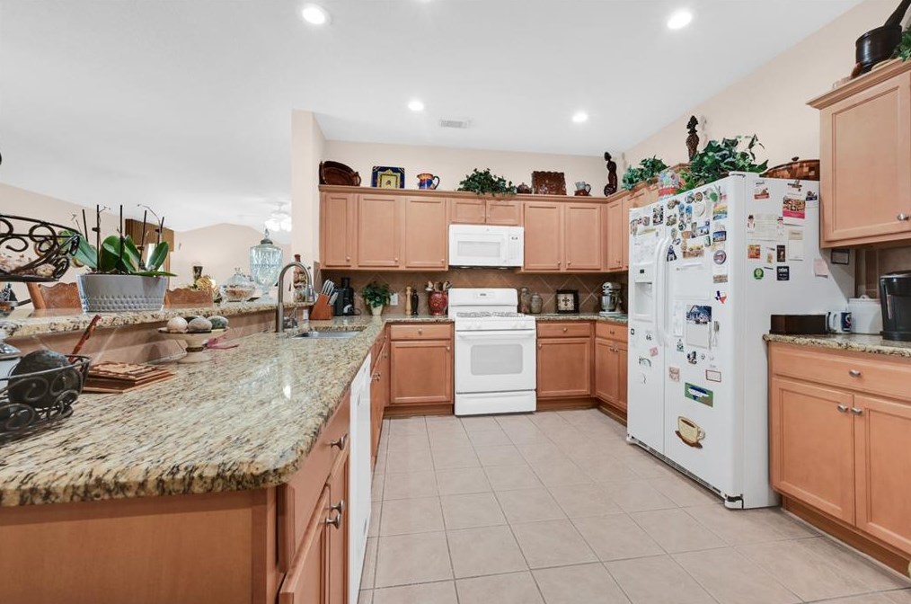 16434 Misty Paloma Dr, Houston TX  77049-3136 exterior