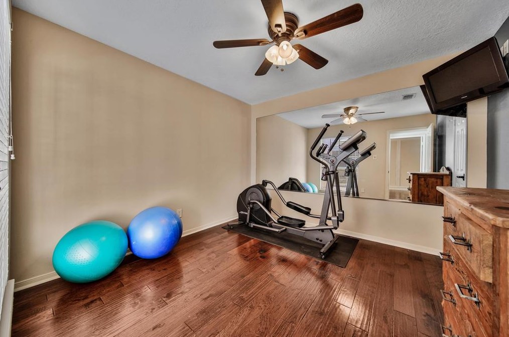 14015 Jupiter Hl Dr, Houston TX  77069-1702 exterior