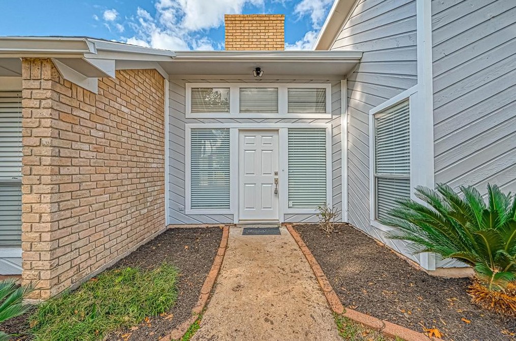 8411 Forestside Ln, Houston TX  77095-1922 exterior