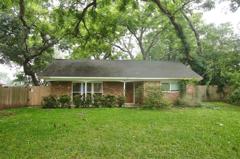 318 Primrose Rd, Jones Creek, TX 77541-9516