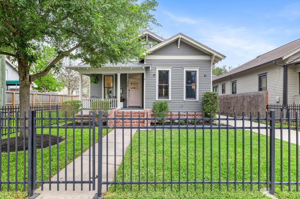 113 4th St, Houston, TX 77007-2501