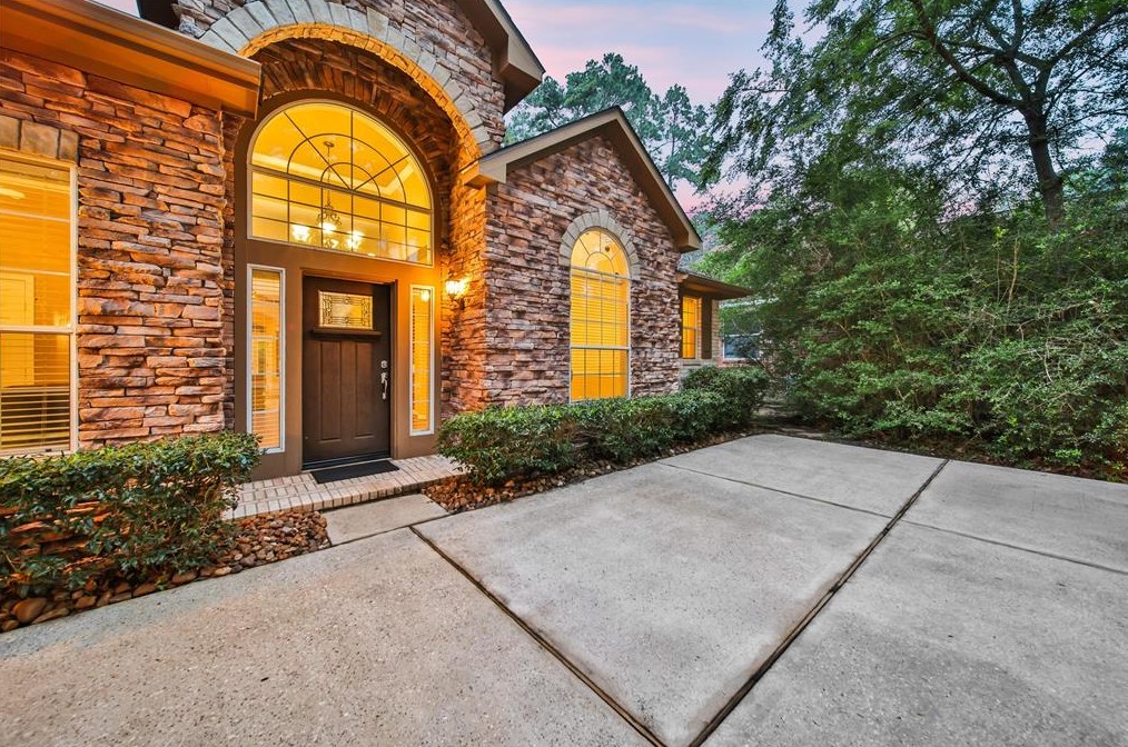 47 Taupewood Pl, Conroe, TX 77384-5028