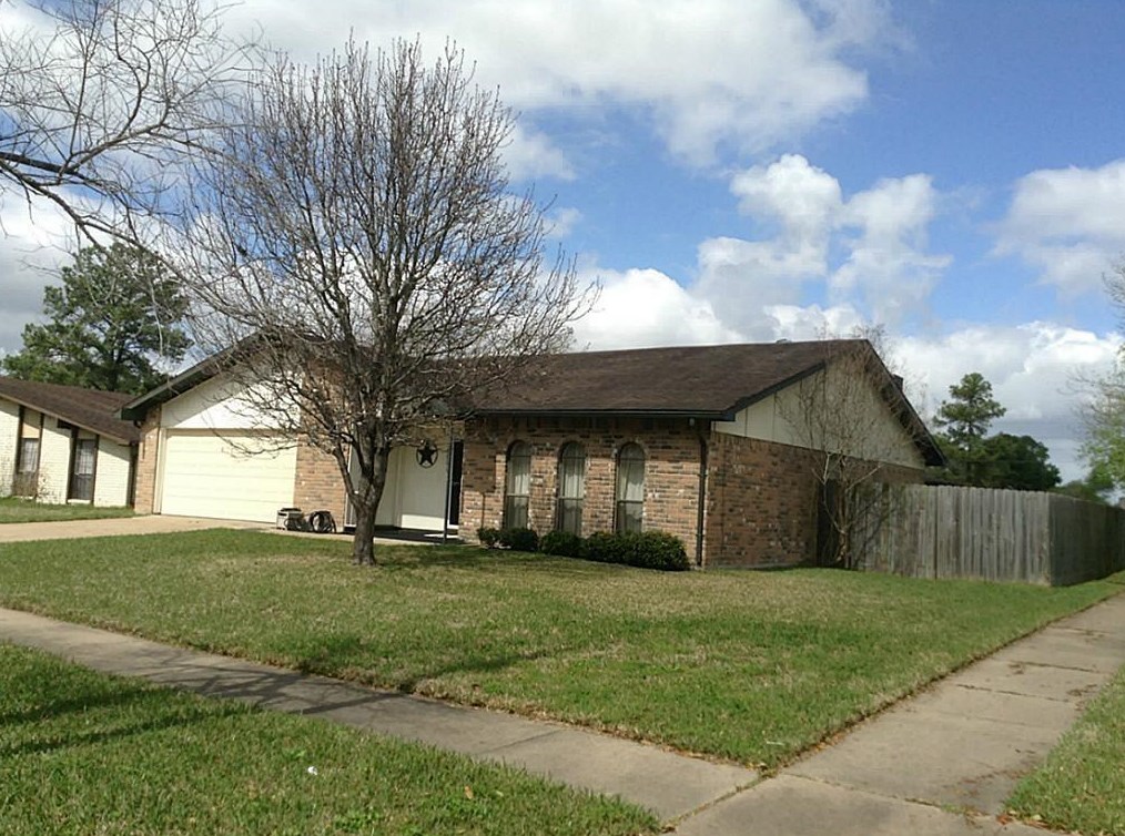 16902 Castle Fraser Dr, Houston, TX 77084