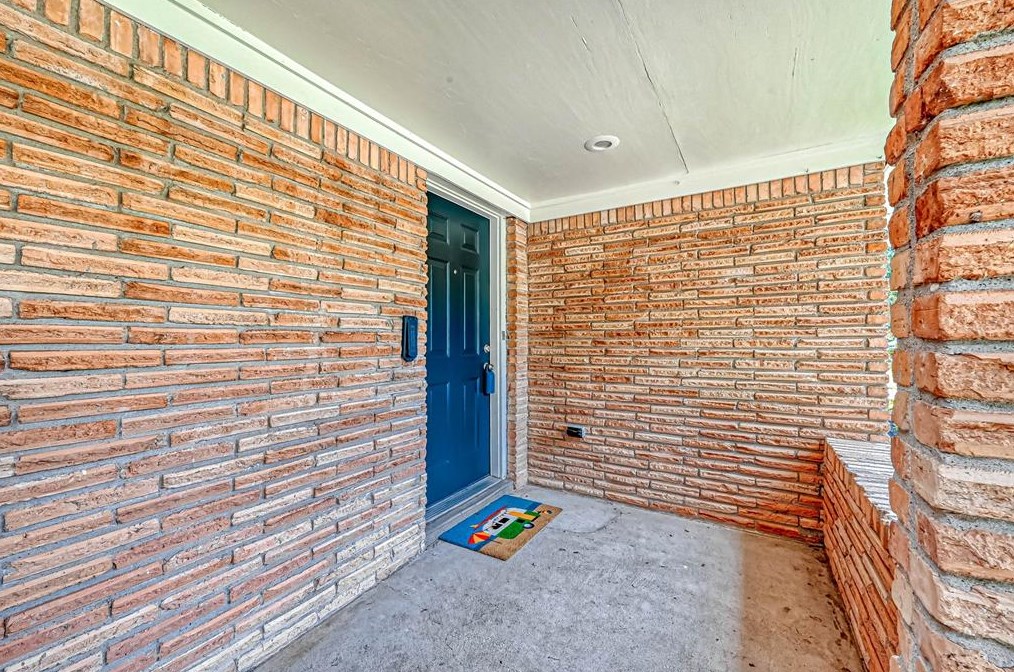 5431 Stillbrooke Dr, Houston, TX 77096-5033