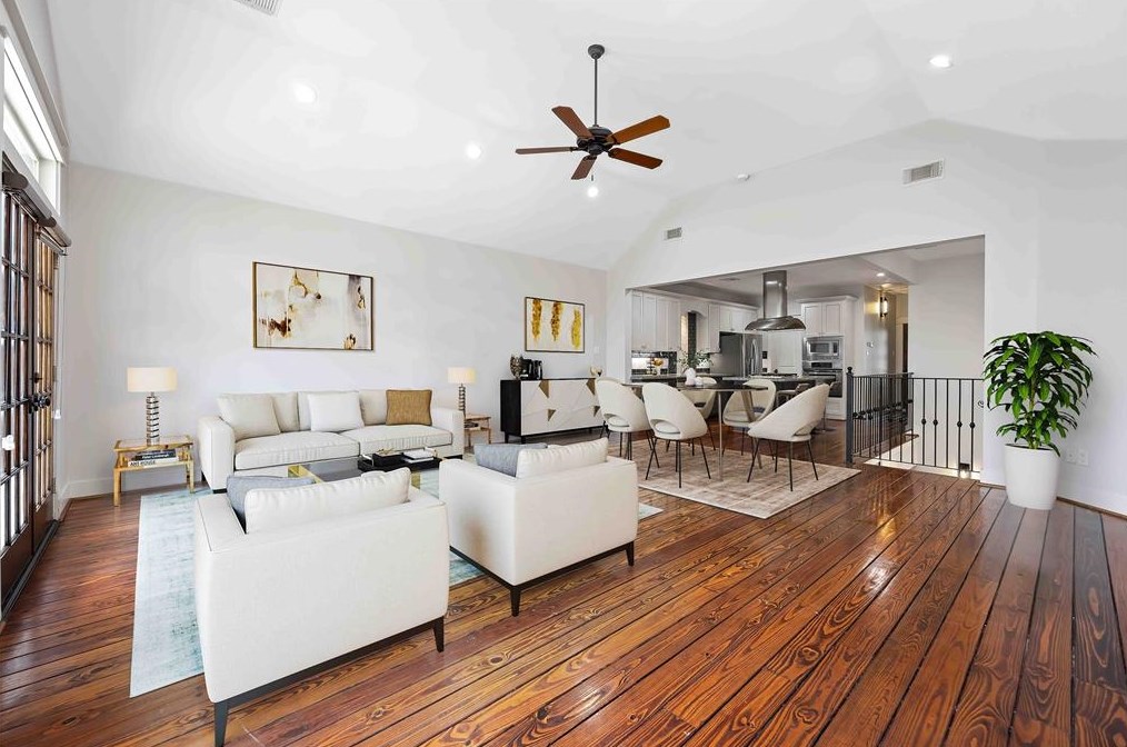 5522 Larkin St, Houston, TX 77007-1833