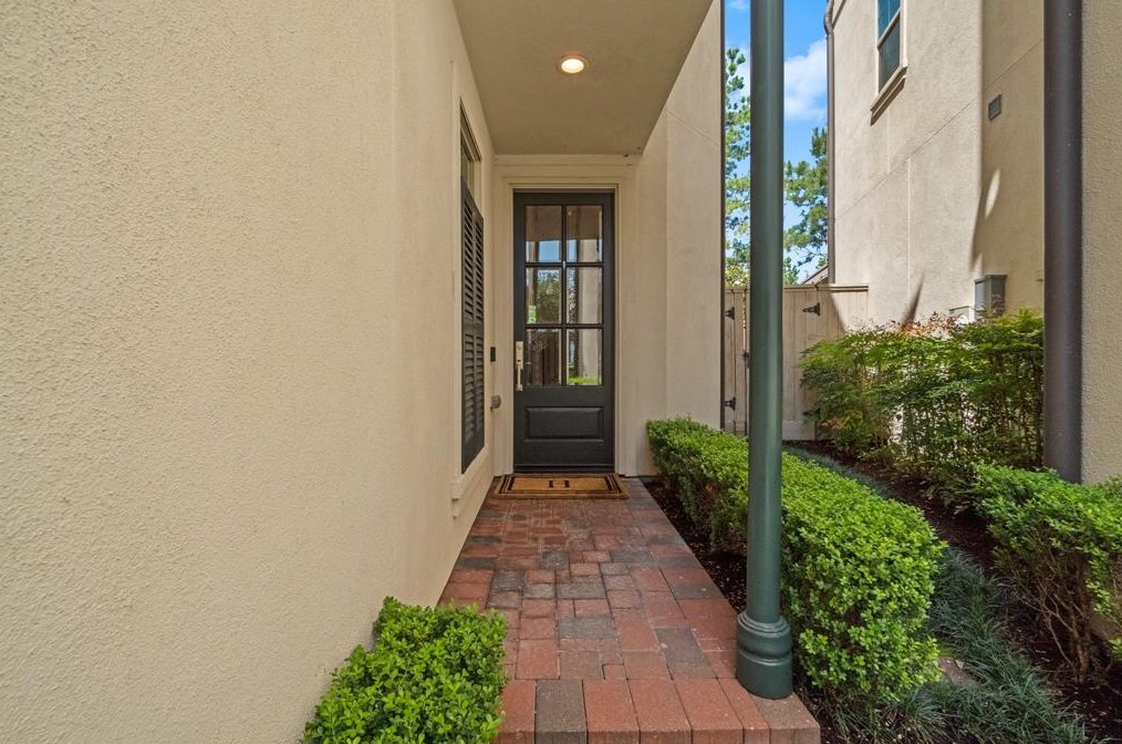 10 Wooded Park Pl, Spring, TX 77380-2490