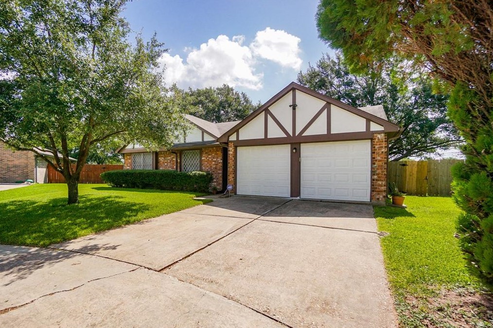 12702 Old Manse Ct, Sugar Land, TX 77478