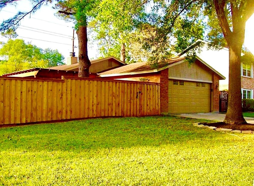 8603 Pine Shores Dr, Humble, TX 77346