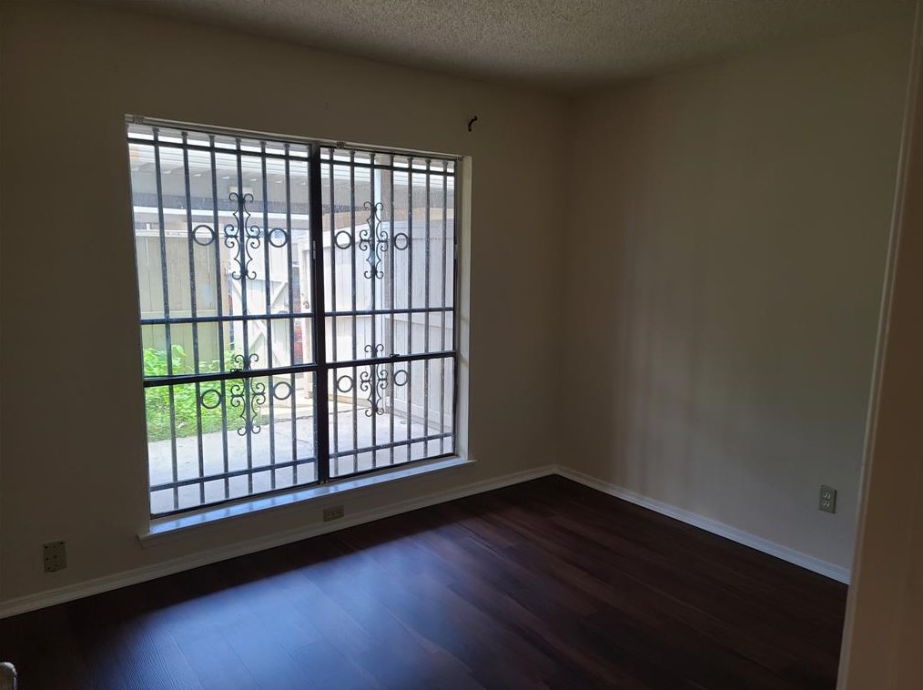9590 Windswept Ln, Houston, TX 77063