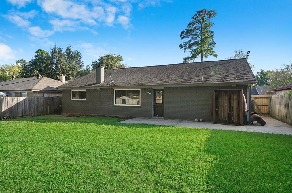 5819 Woodmancote Dr, Humble TX 77346-2653 exterior