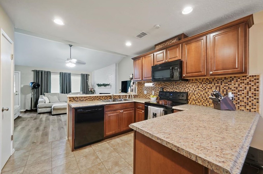 5819 Woodmancote Dr, Humble TX 77346-2653 exterior