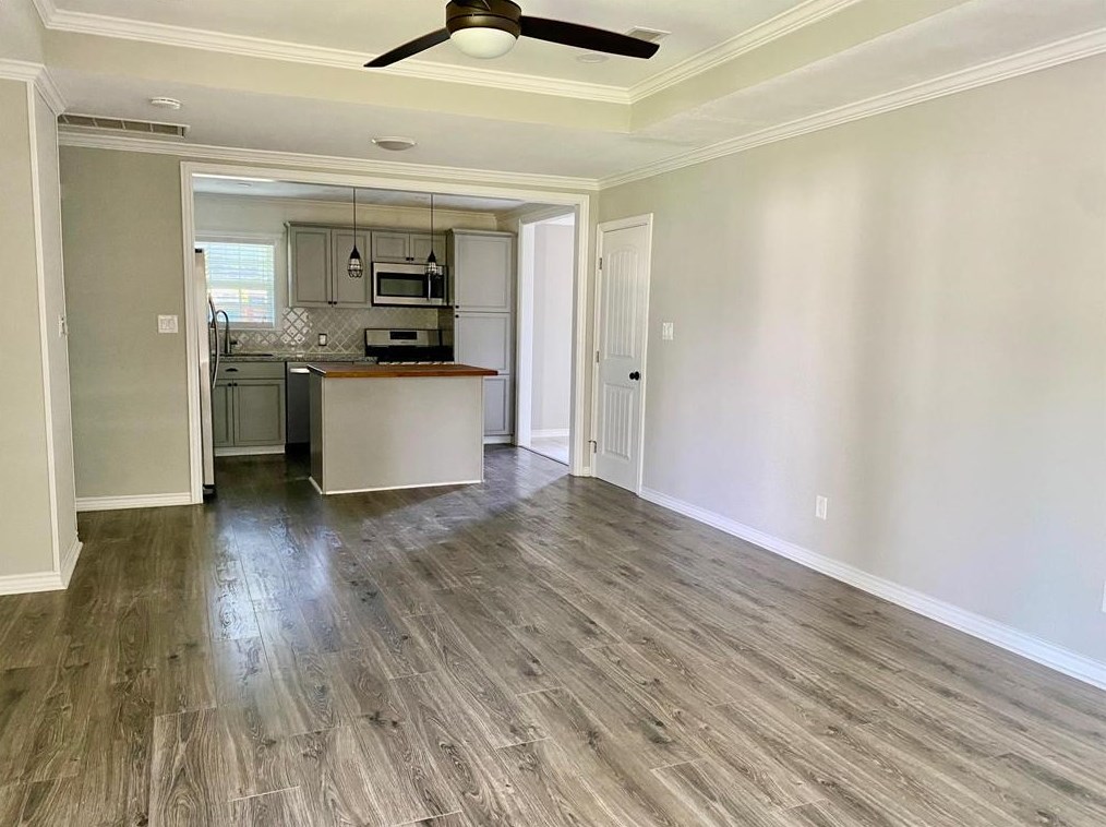 7706 Erath St, Houston, TX 77012-1804