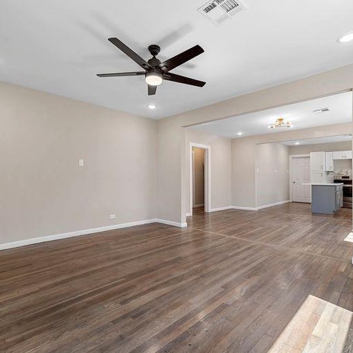 20 7th Ave N, Texas City, TX 77590