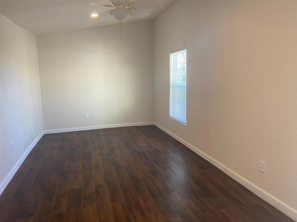 12115 Segrest Dr, Houston TX  77047-1623 exterior