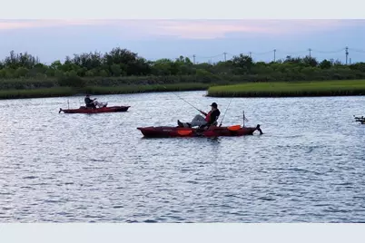 27 Half Moon, Hitchcock, TX 77563 - Photo 12