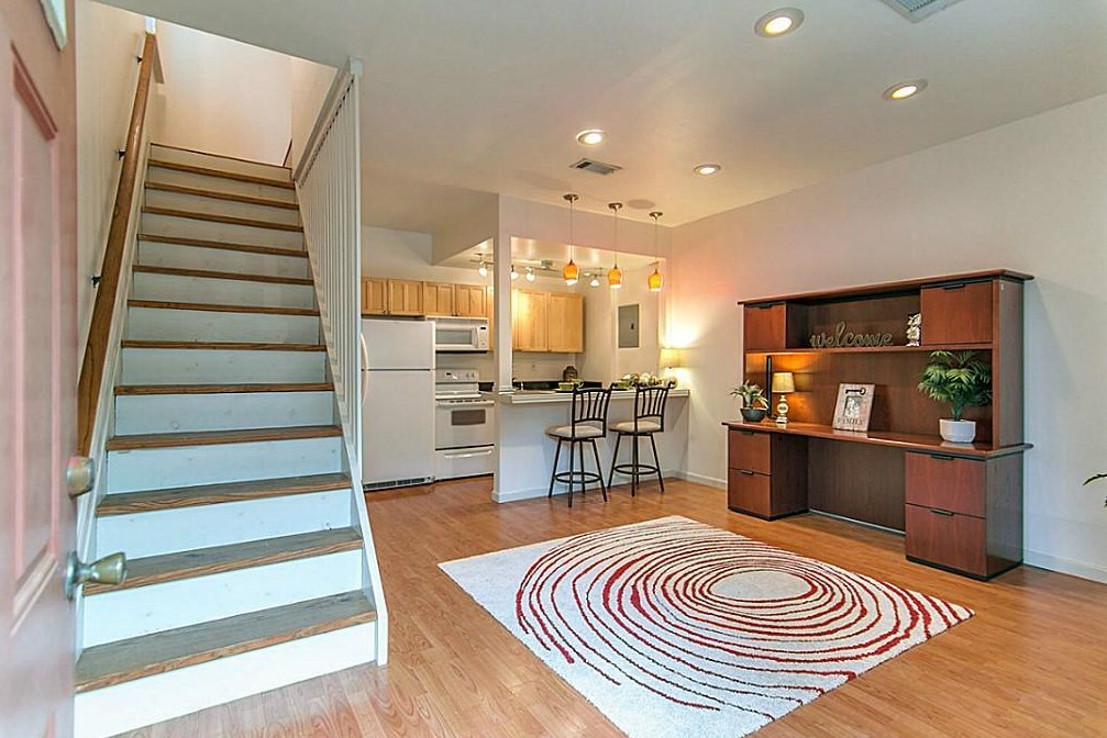 1111 Rutland St, Houston, TX 77008-6830