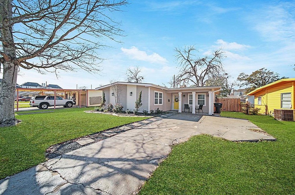 2319 Roy Cir, Houston TX  77007-1307 exterior