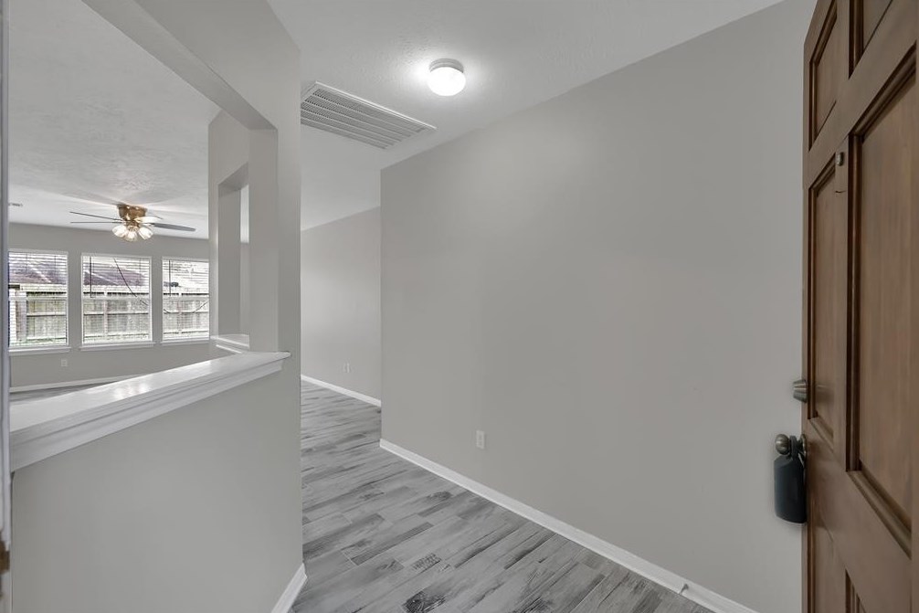9111 Walnut Glen Dr, Houston TX  77064-9428 exterior