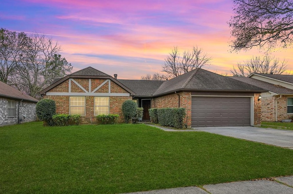 9111 Walnut Glen Dr, Houston, TX 77064