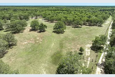 4638 Red Hollow Lane, Smithville, TX 78957 - Photo 8