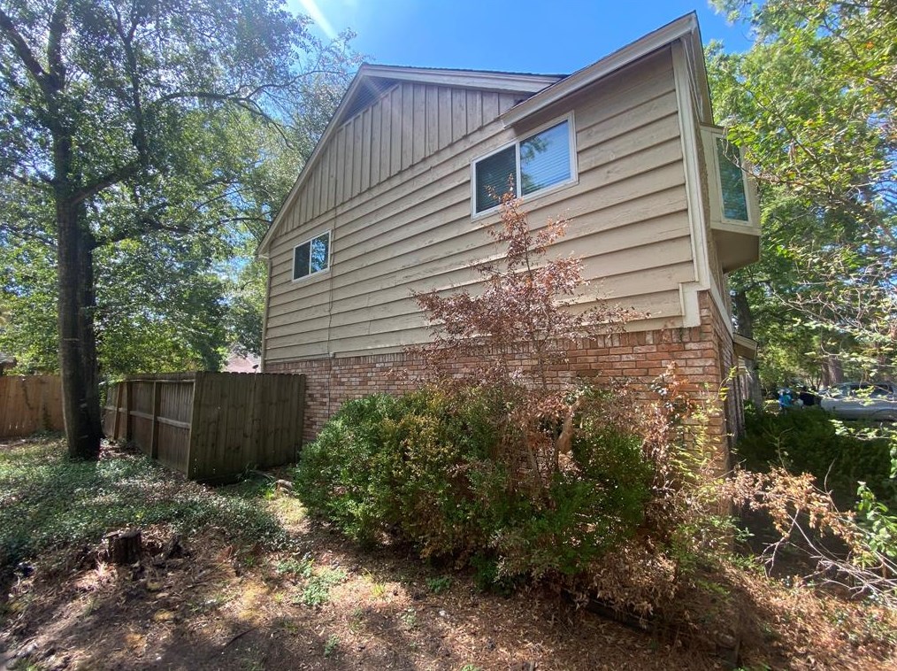 1423 Sweet Grass Trl, Houston TX  77090-1844 exterior