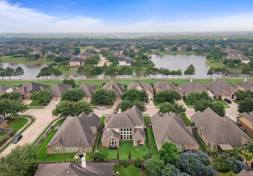 2617 Nightsong Dr, Pearland TX  77584-3736 exterior