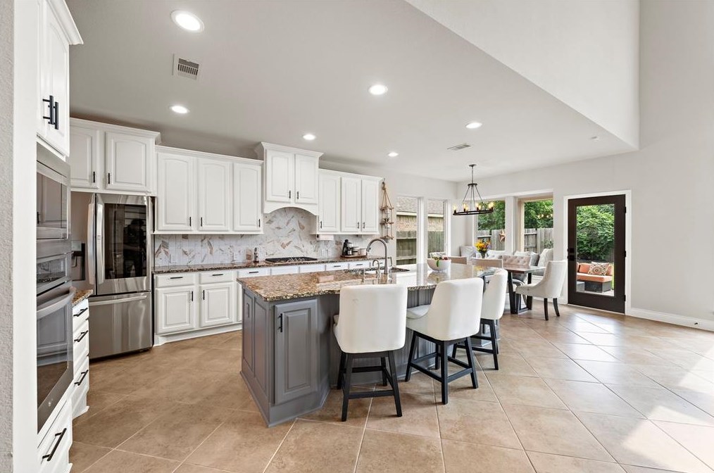 2617 Nightsong Dr, Pearland TX  77584-3736 exterior