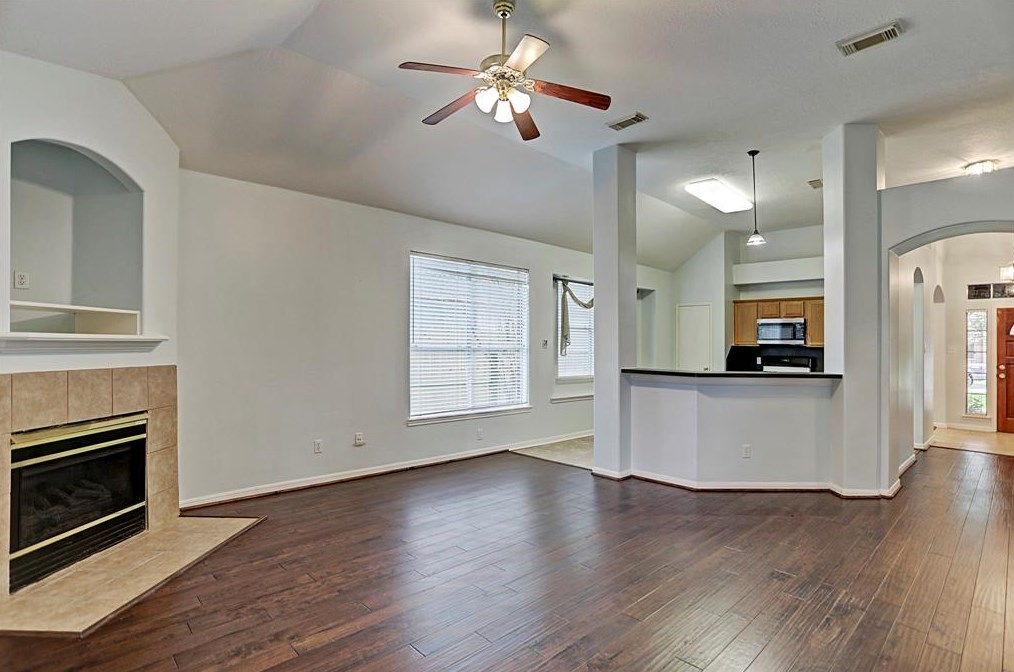 8742 Willancy Ln, Houston, TX 77095