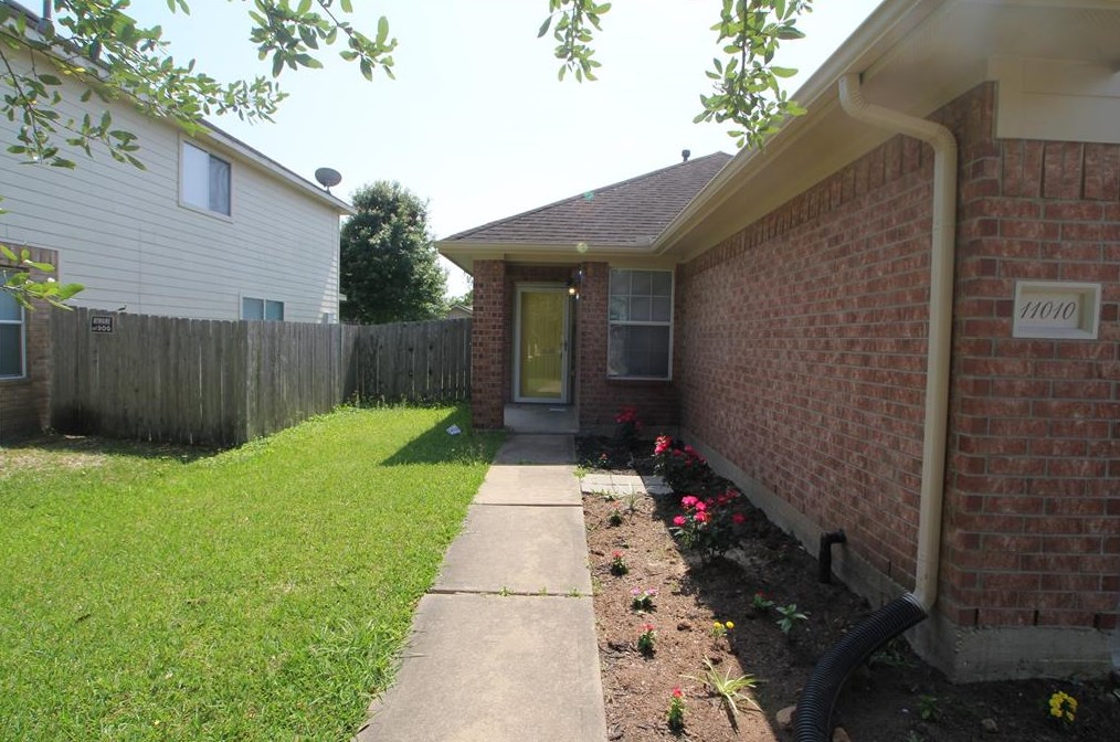 11010 Clear Villa Ln, Houston, TX 77034