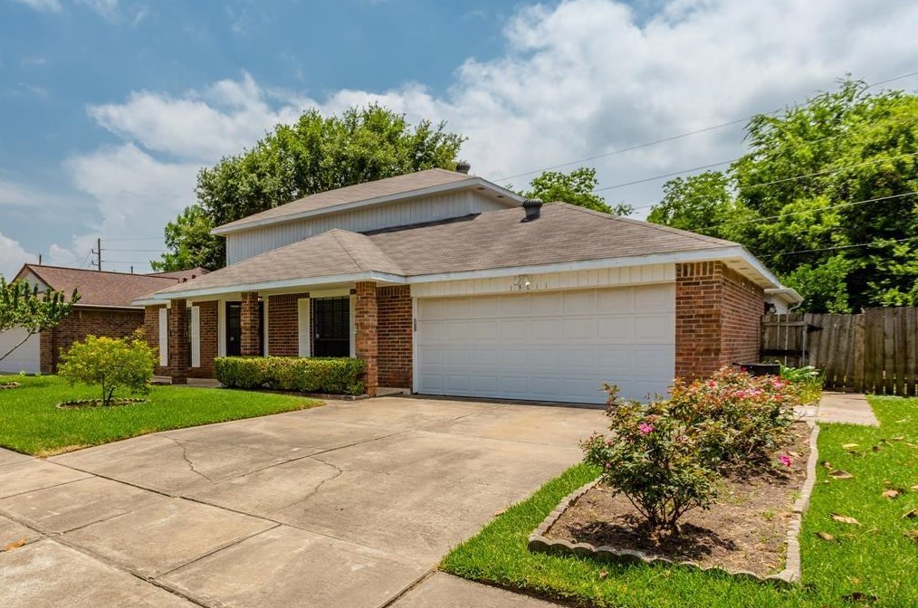 13611 Harpers Bridge Dr, Houston, TX 77041