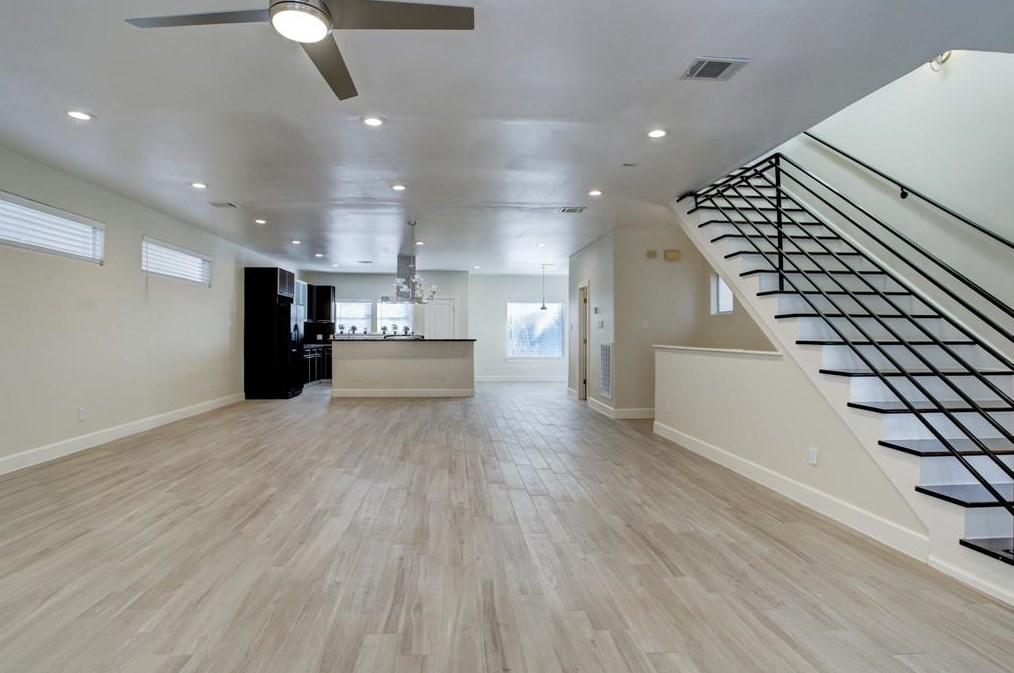 3045 Clinton Dr, Houston, TX 77020
